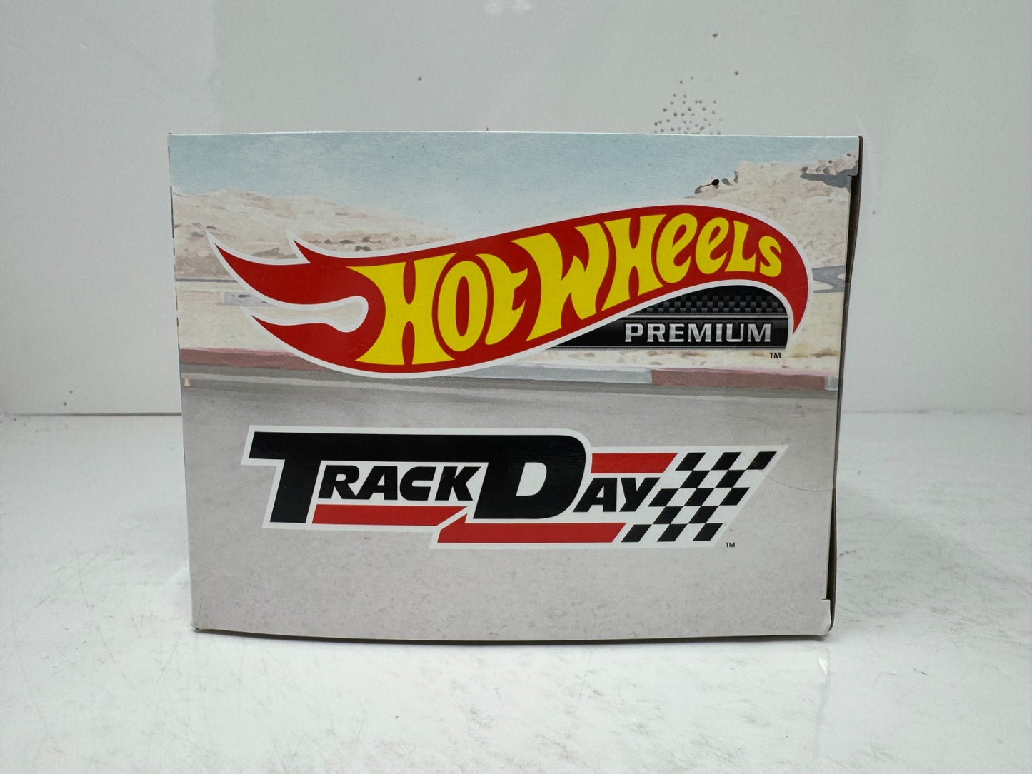 Hot Wheels Premium Track Day 4-Pack Collector Diorama Set 1:64 Diecast