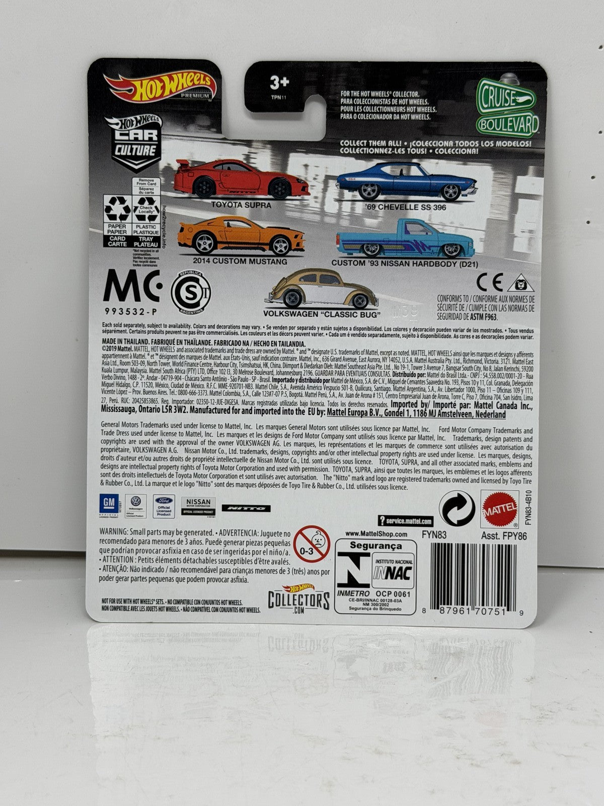 Hot Wheels Premium Cruise Boulevard 2014 Custom Mustang 1:64 Diecast