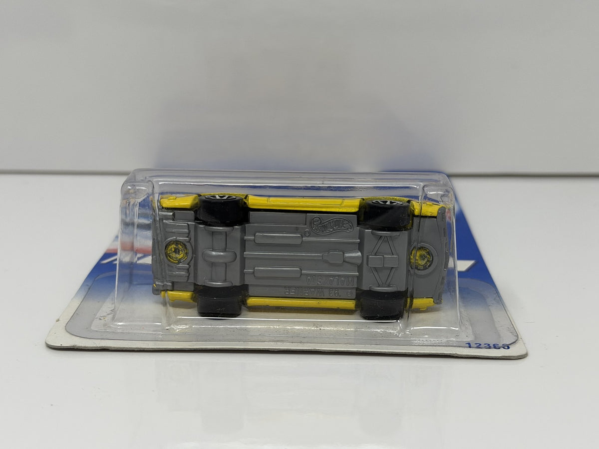 Hot Wheels Oldsmobile 442 W-30 1:64 Diecast Yellow V1