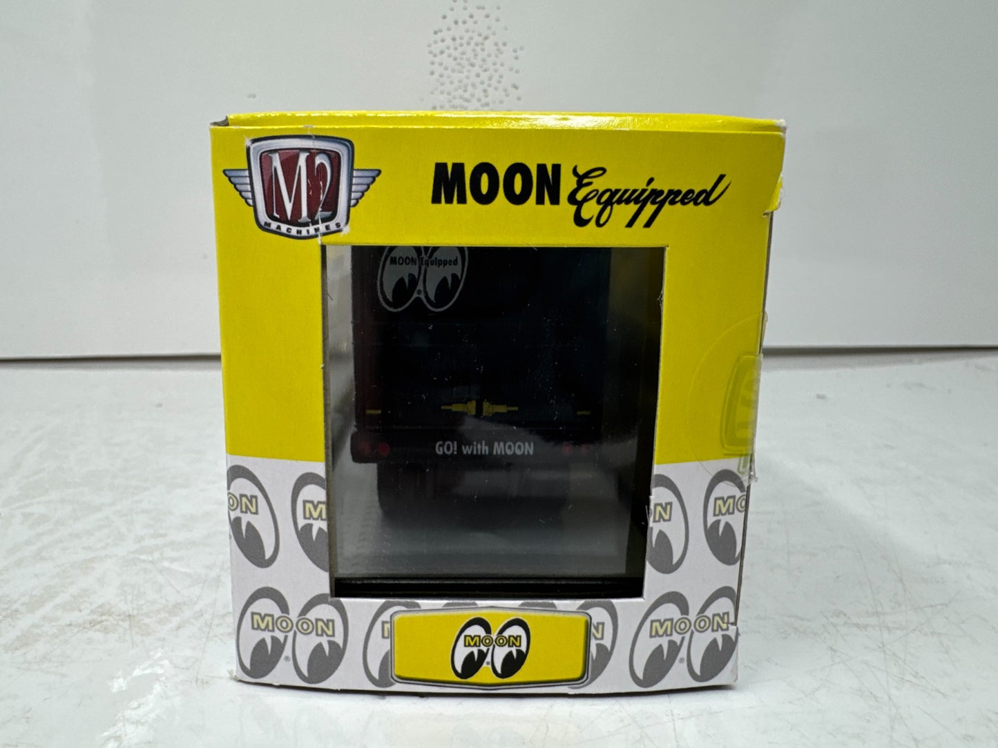 M2 Machines Dodge L600 & 1969 Dodge Charger Daytona Mooneyes CHASE 1:64 Diecast