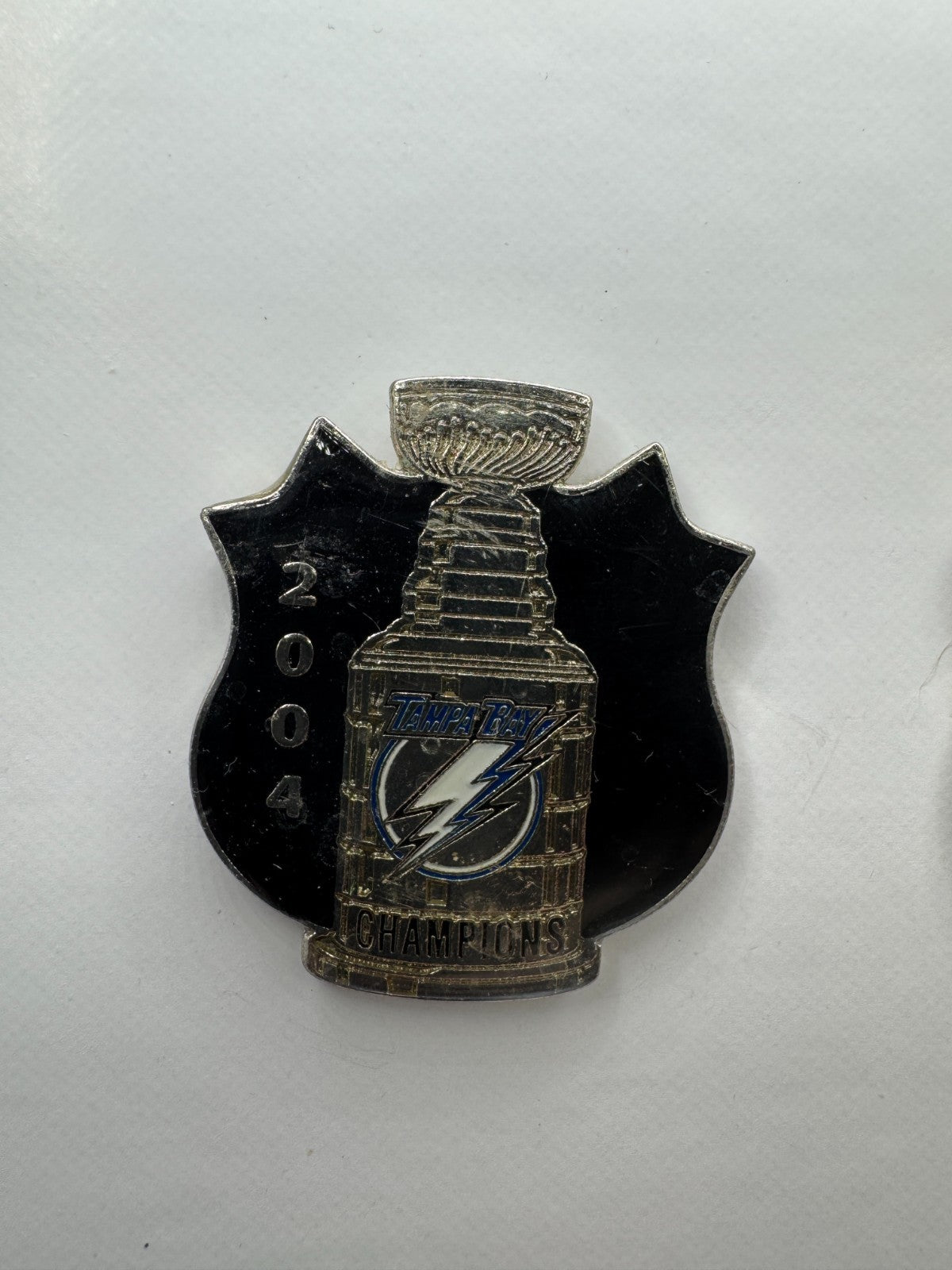 Tampa Bay Lightning 2004 Stanley Cup Champions NHL Hockey Lapel Pin