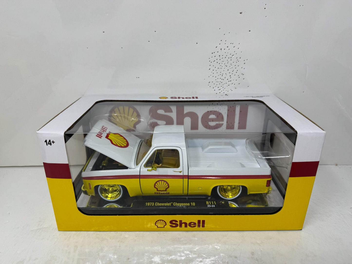 M2 Machines Shell 1973 Chevrolet Cheyenne 10 CHASE 1:24 Diecast