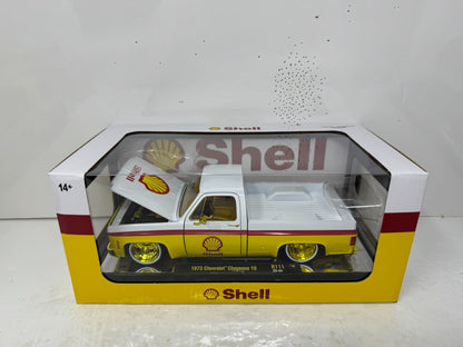 M2 Machines Shell 1973 Chevrolet Cheyenne 10 CHASE 1:24 Diecast