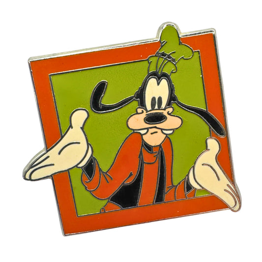 Disney Mickey Mouse and Friends Goofy Hip Lanyard Starter Trading Pin DC2S8