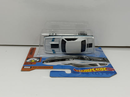 Hot Wheels Muscle Mania 1968 COPO Camaro 1:64 Diecast White Short Card
