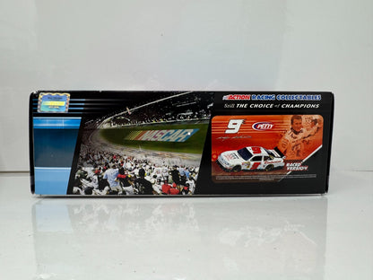 Action NASCAR #9 Kasey Kahne Bud Olympic Gatorade Duel Win 2010 1:24 Diecast