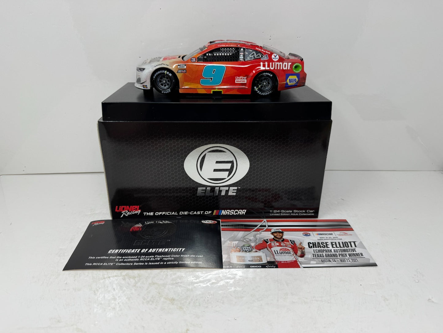 Lionel NASCAR Elite #9 Chase Elliott Llumar COTA Win Camaro 1:24 Diecast