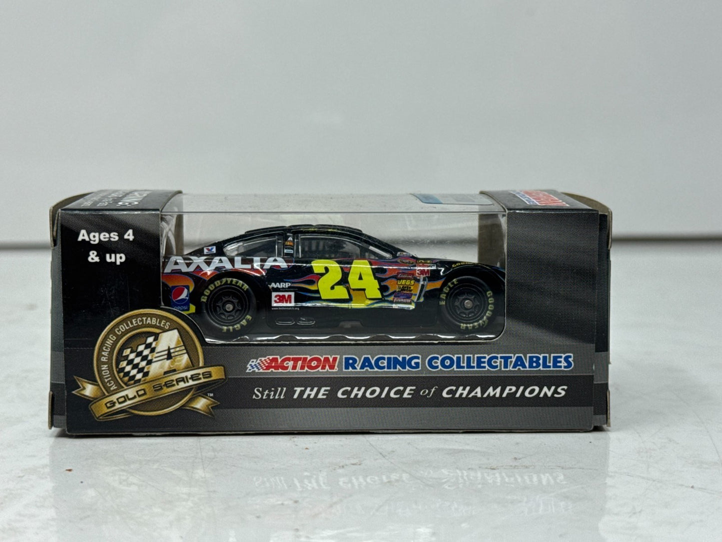 Jeff Gordon #24 Axalta 2015 SS 1:64 Diecast Lionel Racing NASCAR