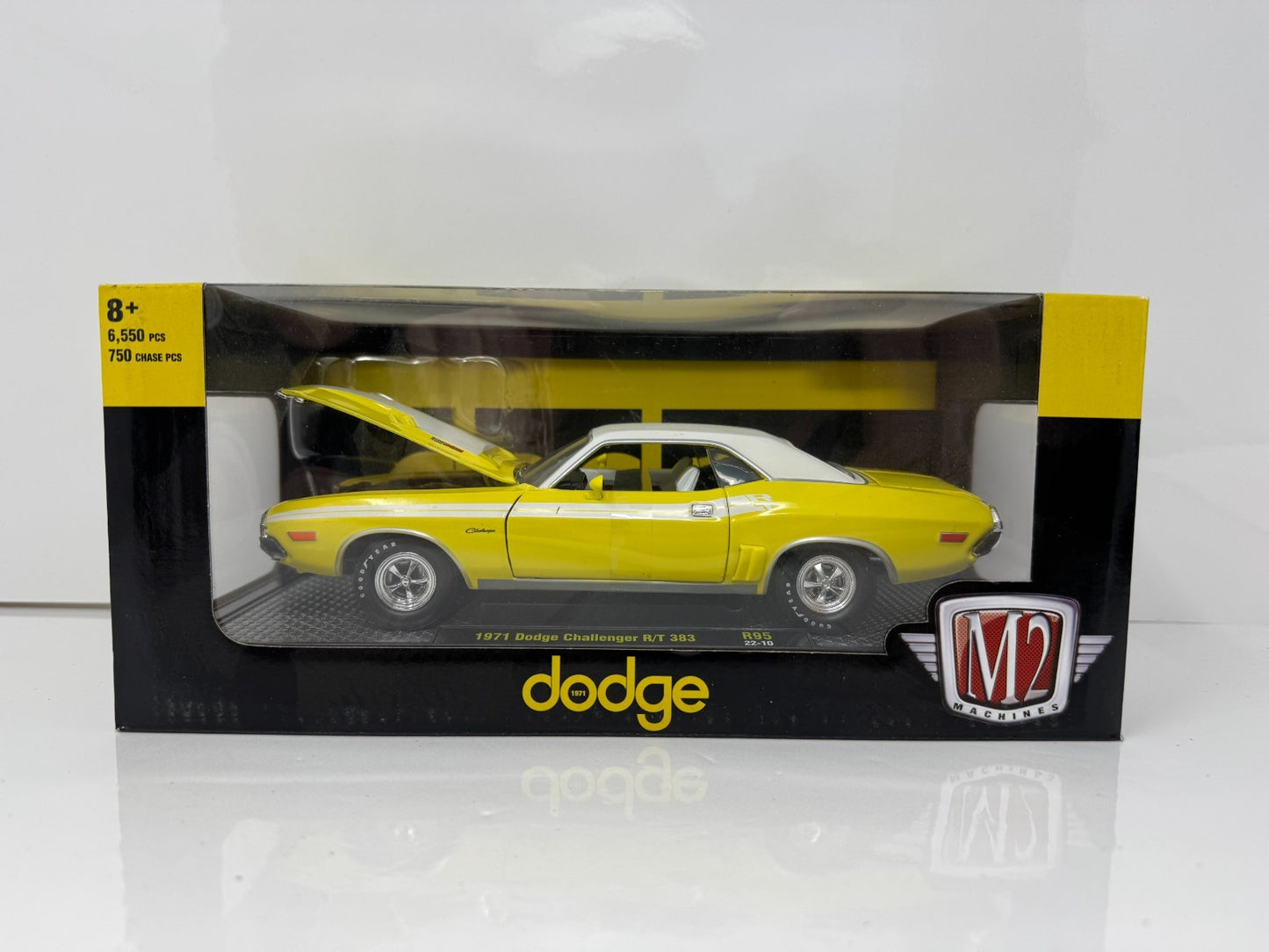 M2 Machines 1971 Dodge Challenger R/T 383 1:24 Diecast