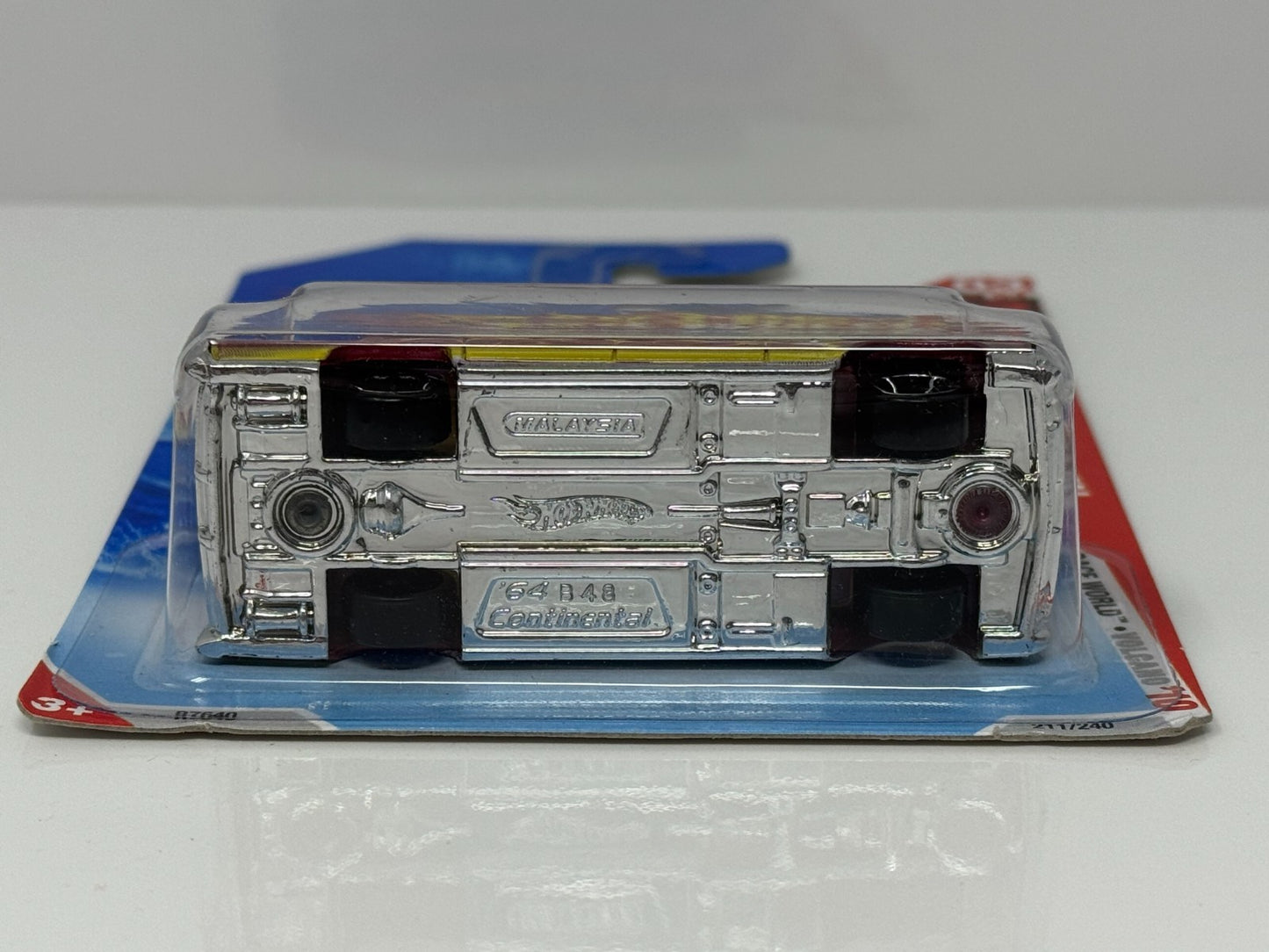 Hot Wheels Race World 1964 Lincoln Continental 1:64 Diecast Factory Sealed
