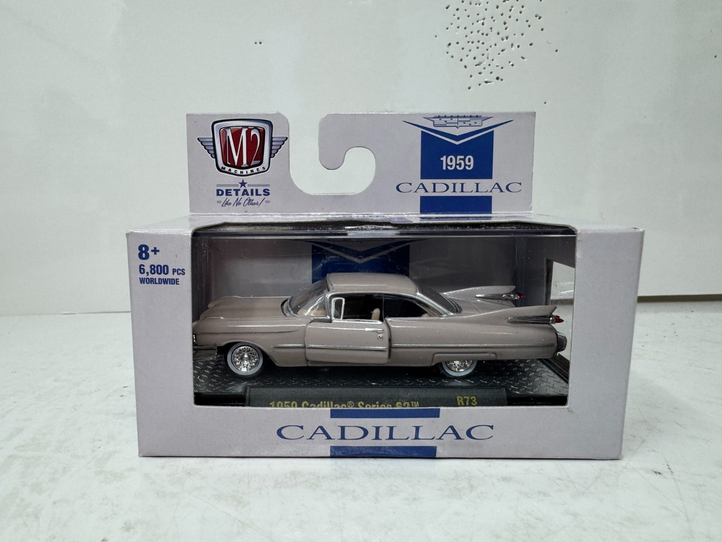 M2 Machines Auto Thentics 1959 Cadillac Series 62 1:64 Diecast