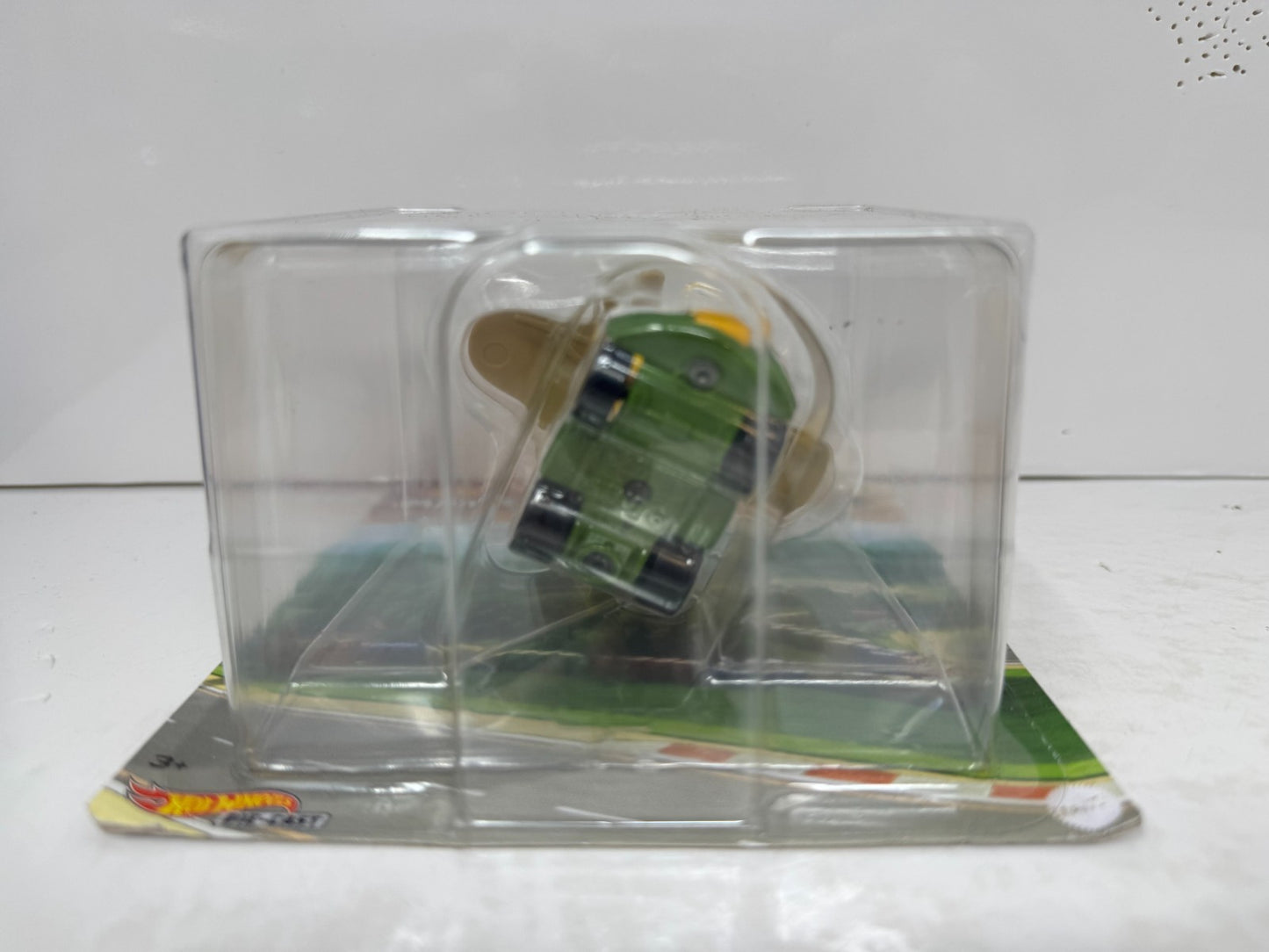 Hot Wheels Mario Kart Bowser Standard Kart + Bowser Kite 1:64 Diecast
