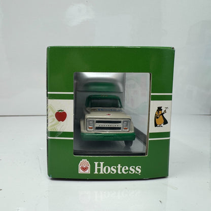 M2 Machines Hostess Chevy C60 Truck & 1974 Chevrolet Cheyenne 10 1:64 Diecast