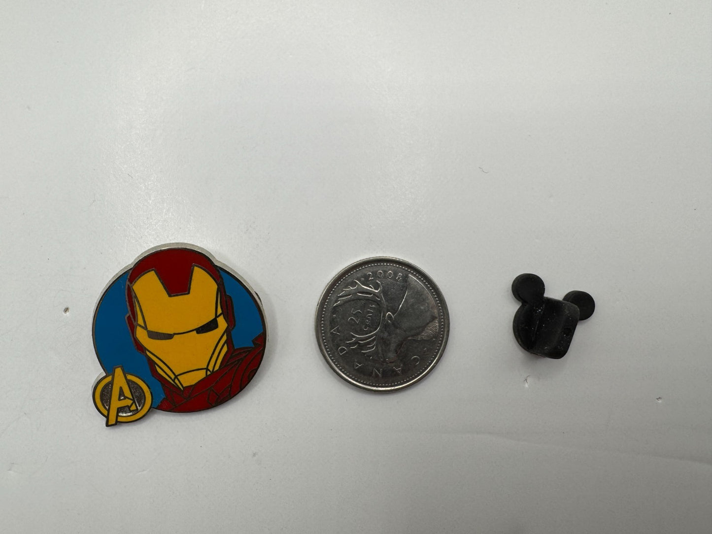 Iron Man Disney Marvel Avengers Assemble Booster Trading Pin DC1S19