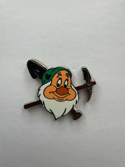 WDW Disney Bashful Seven Dwarfs Hidden Mickey Trading Pin DC1S12