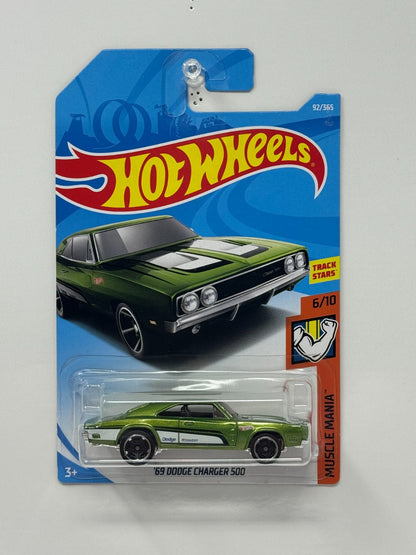 Hot Wheels Muscle Mania 1969 Dodge Charger 500 1:64 Diecast Green