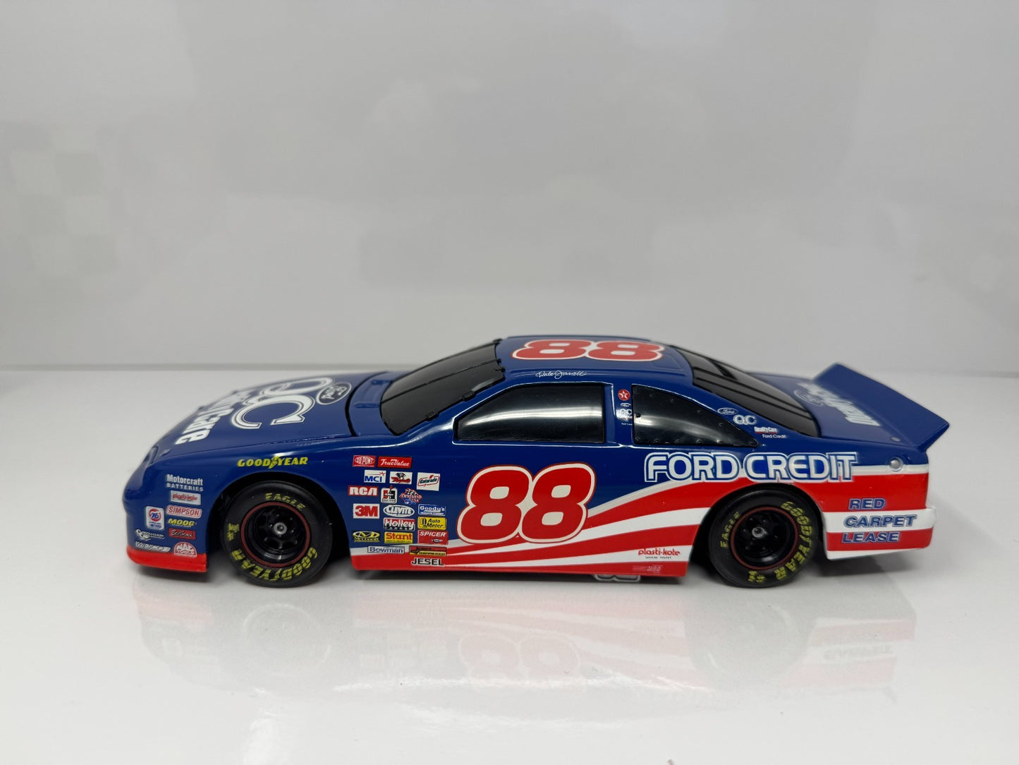 Action NASCAR Dale Jarrett #88 Quality Care 1997 Thunderbird BANK 1:24 Diecast
