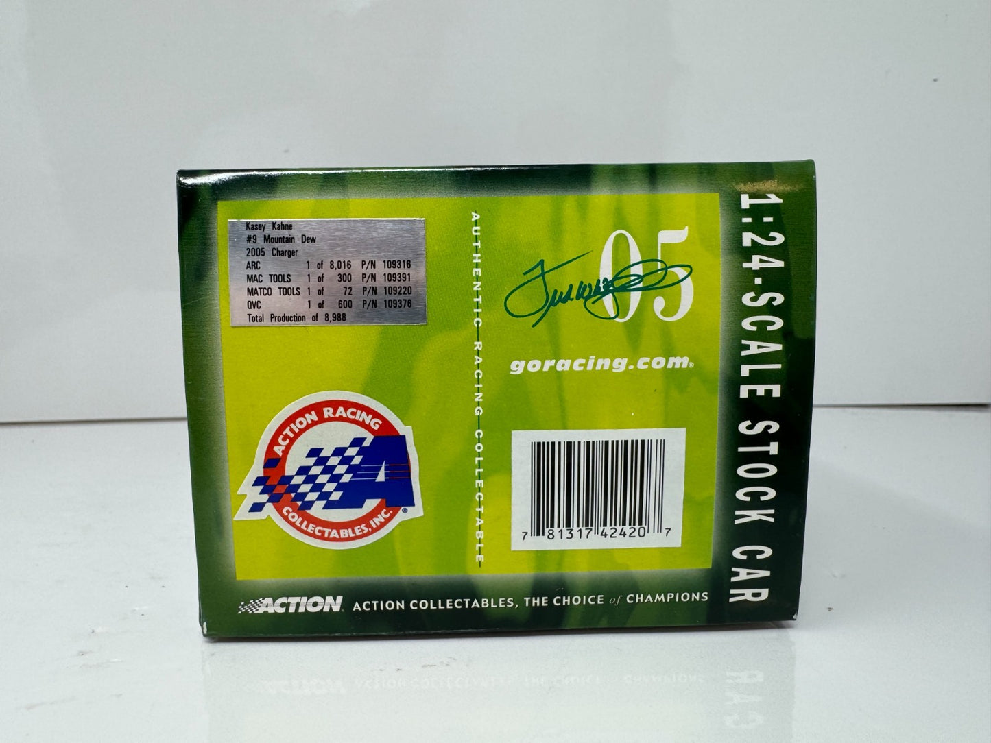 Action NASCAR Kasey Kahne #9 Mountain Dew 2005 Dodge Charger 1:24 Diecast