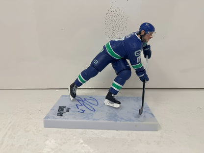 McFarlane NHL Ryan Kesler Vancouver Canucks Figure Auto Signed