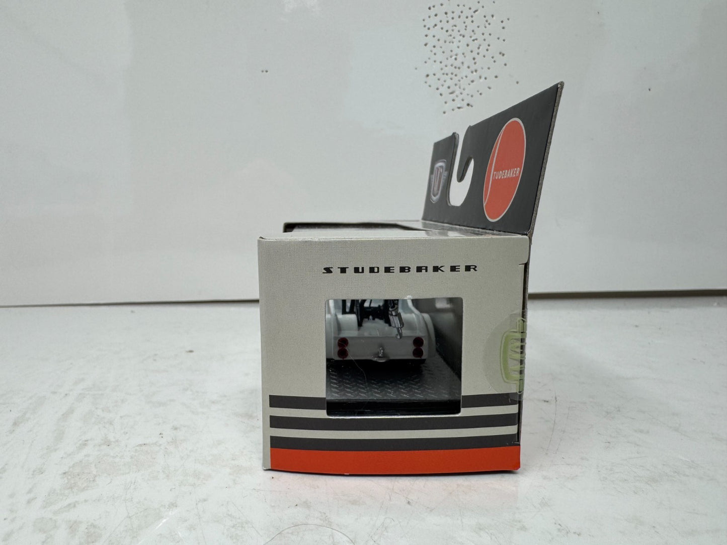 M2 Machines 1949 Studebaker 2R Truck 1:64 Diecast