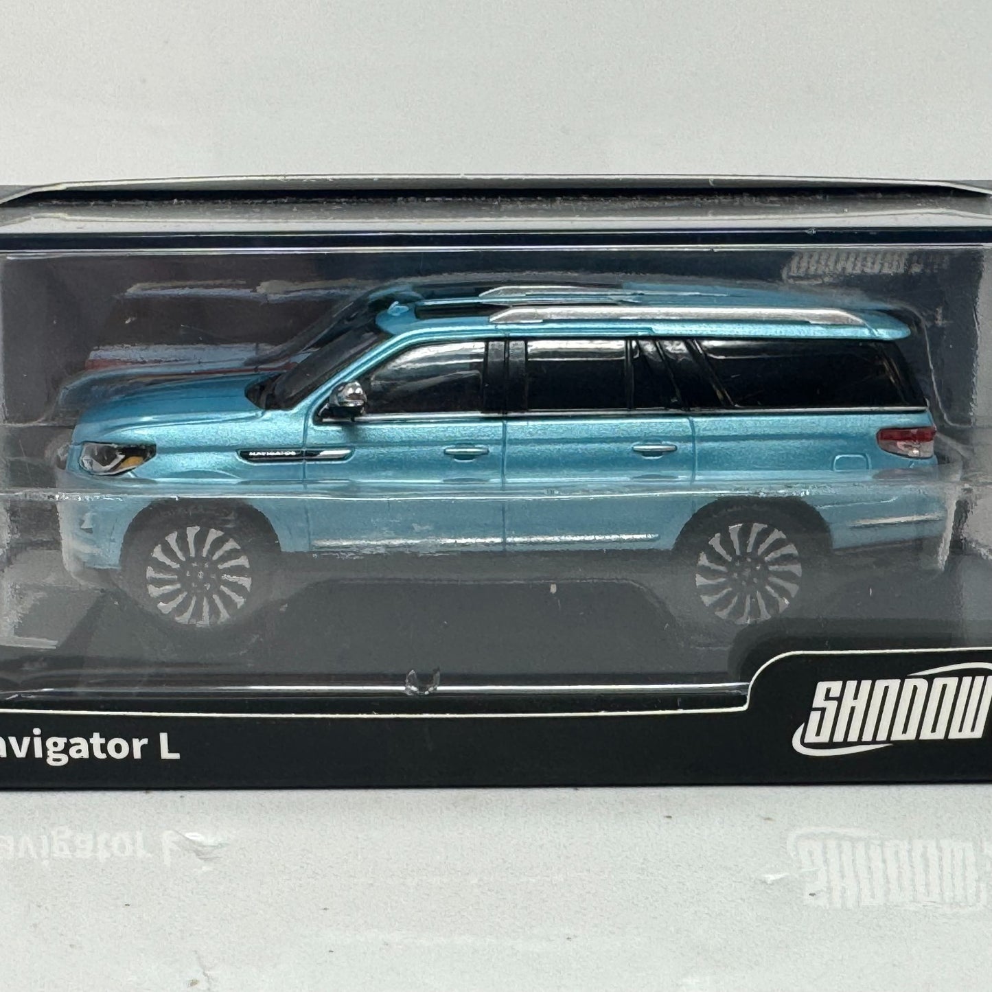 Shadow Pro Lincoln Navigator L Blue 1:64 Diecast