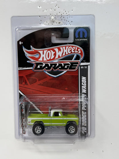 Hot Wheels Garage 1970 Dodge Power Wagon 1:64 Diecast Real Riders