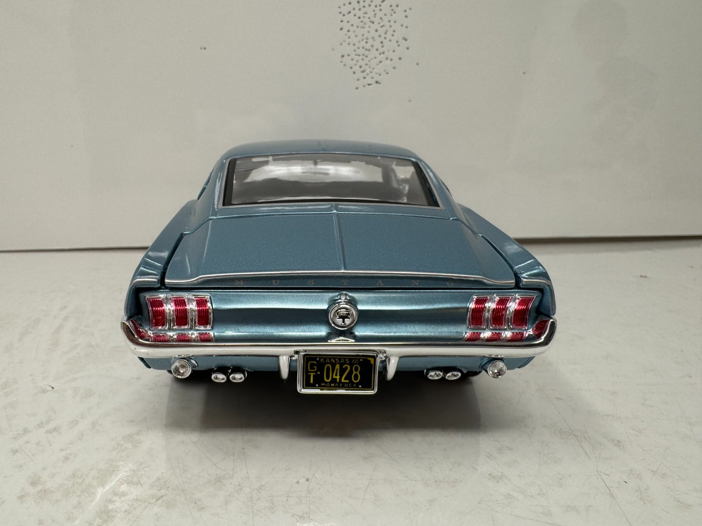 Maisto 1968 Ford Mustang GT Cobra Jet 1:18 Diecast Special Edition