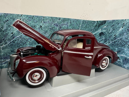 Ertl American Muscle 1940 Ford Deluxe Coupe 1:18 Diecast
