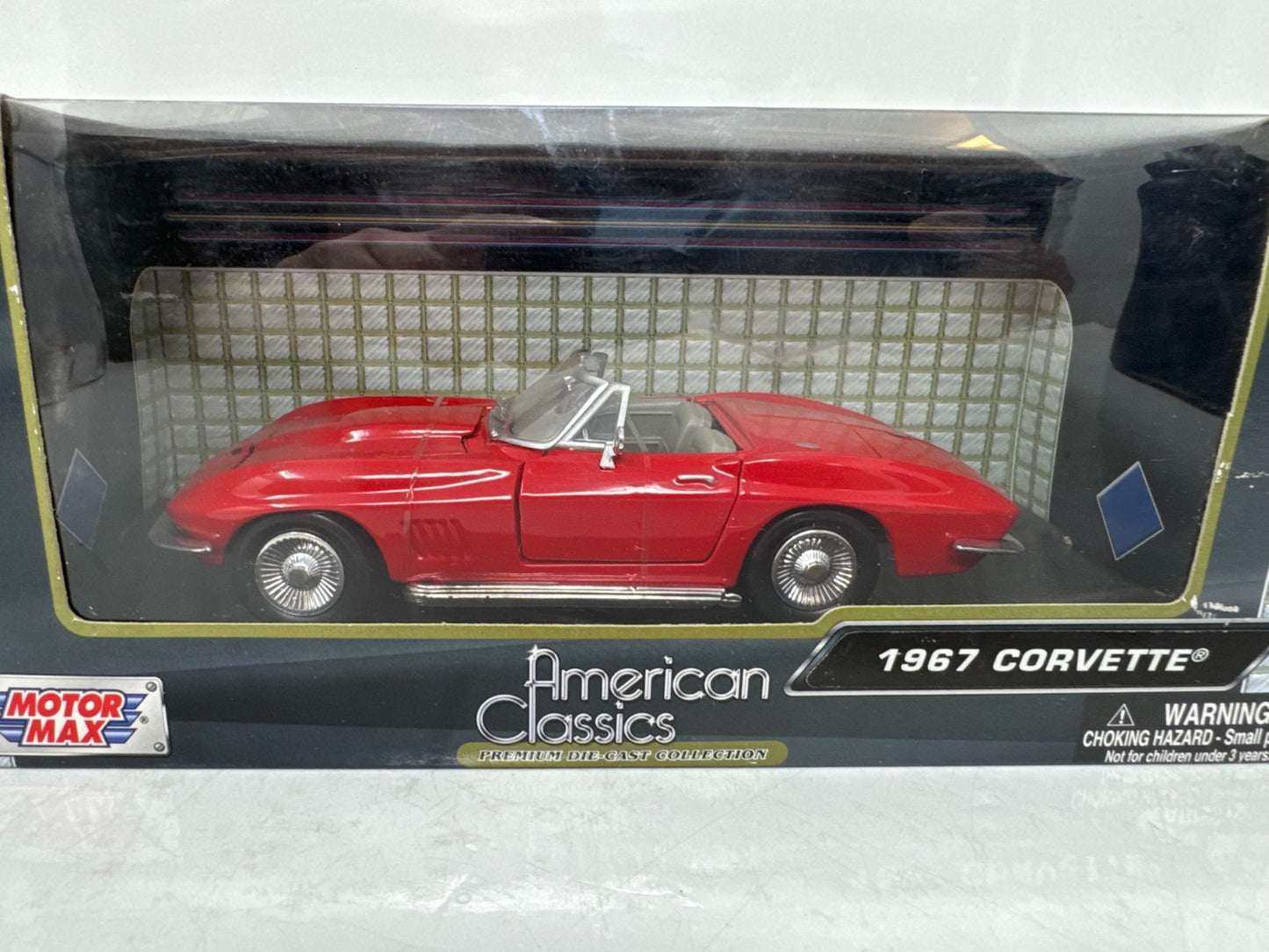 Motormax American Classics 1967 Chevrolet Corvette 1:24 Diecast