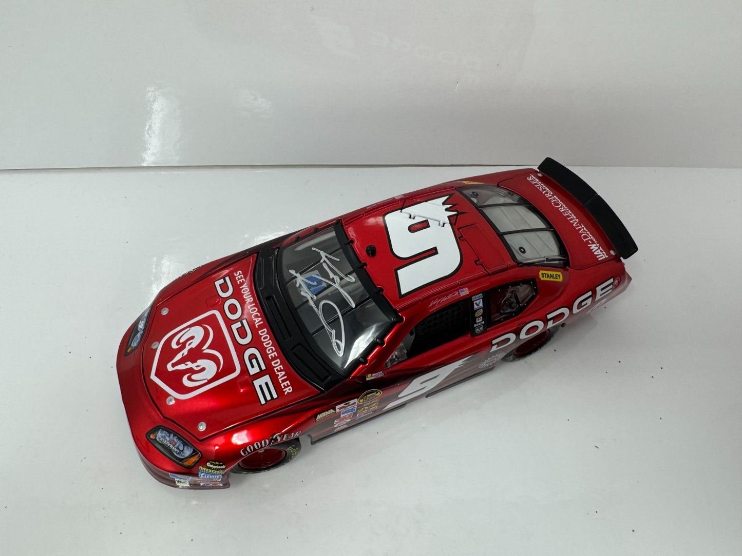 Action NASCAR Kasey Kahne #9 Exclusive Liquid Dodge Charger 1:24 Diecast Auto