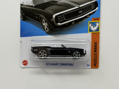 Hot Wheels Muscle Mania 1969 Chevrolet Camaro Convertible 1:64 Diecast Black