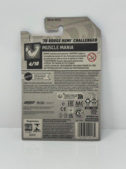 Hot Wheels Muscle Mania 1970 Dodge Hemi Challenger 1:64 Diecast Green