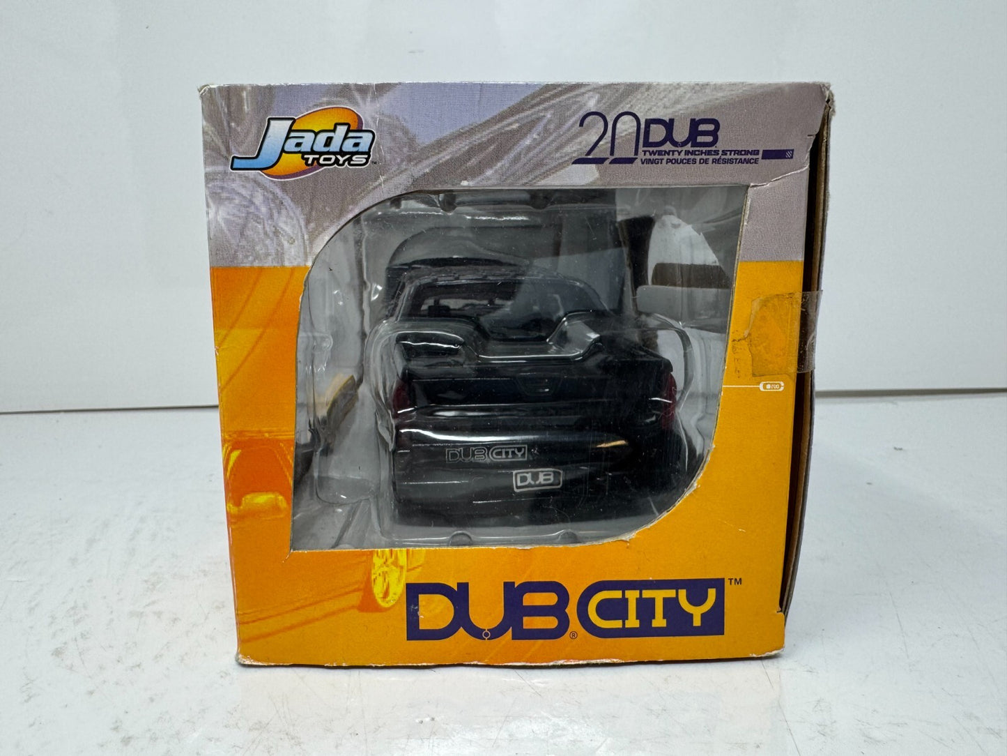 Jada Dub City 2001 Chevy Avalanche 1:24 Diecast KMC Wheels 20 Inch SS Rims