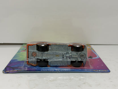 Hot Wheels SpongeBob SquarePants Custom '52 Chevy 1:64 Diecast Real Riders