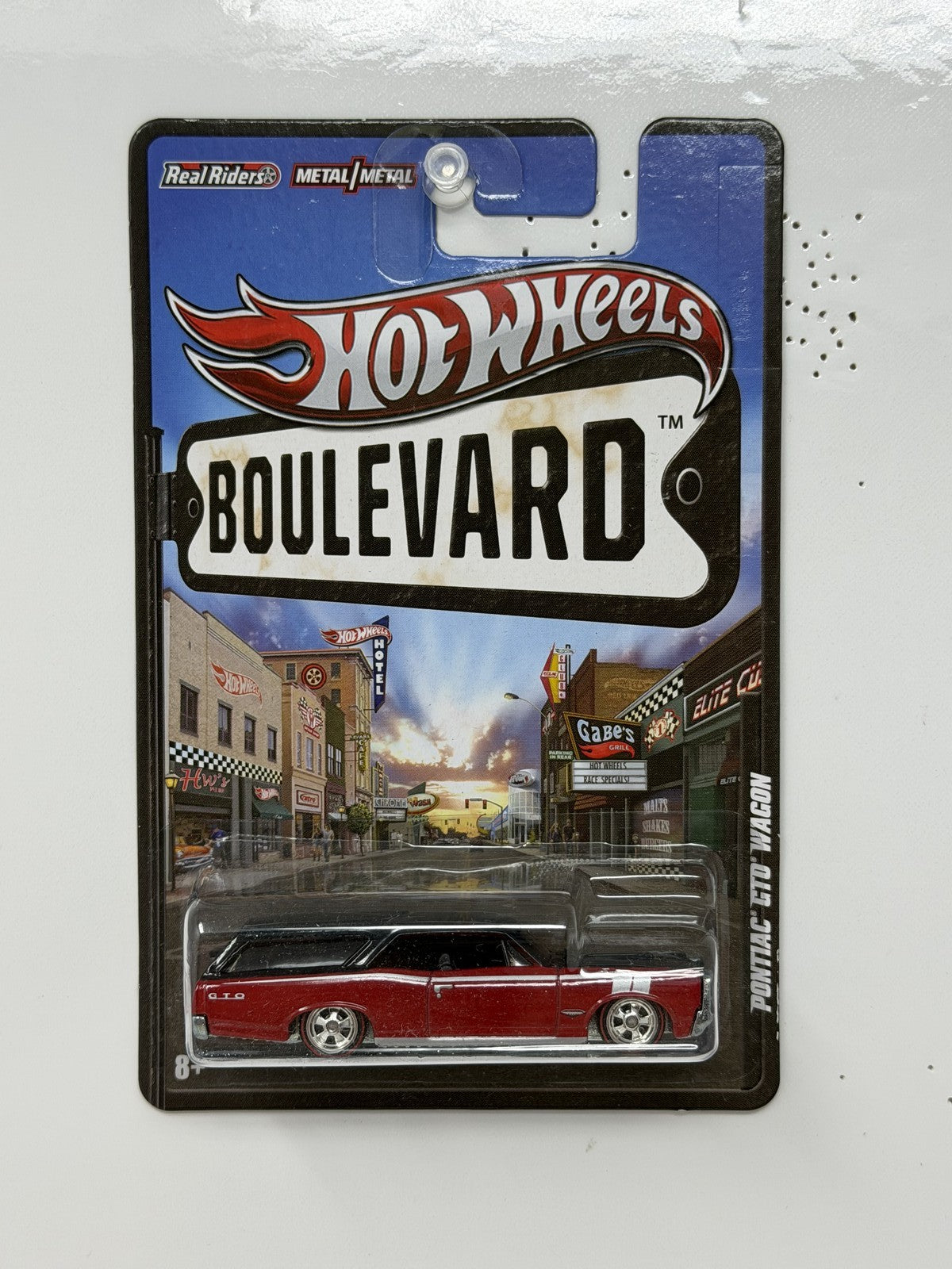 Hot Wheels Boulevard Pontiac GTO Wagon 1:64 Diecast Real Riders