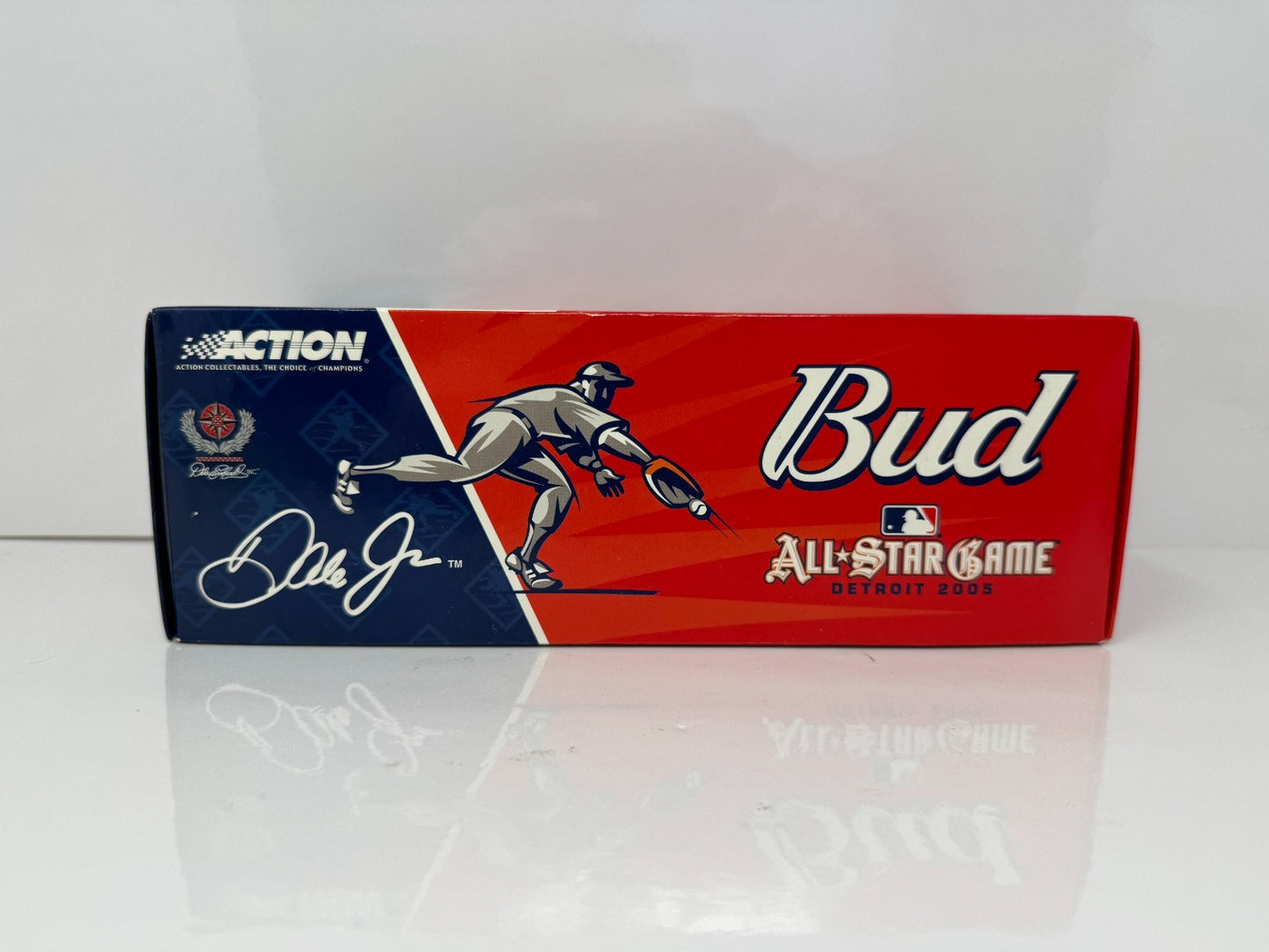 Action NASCAR Dale Earnhardt Jr #8 Budweiser MLB 2005 Monte Carlo 1:24 Diecast