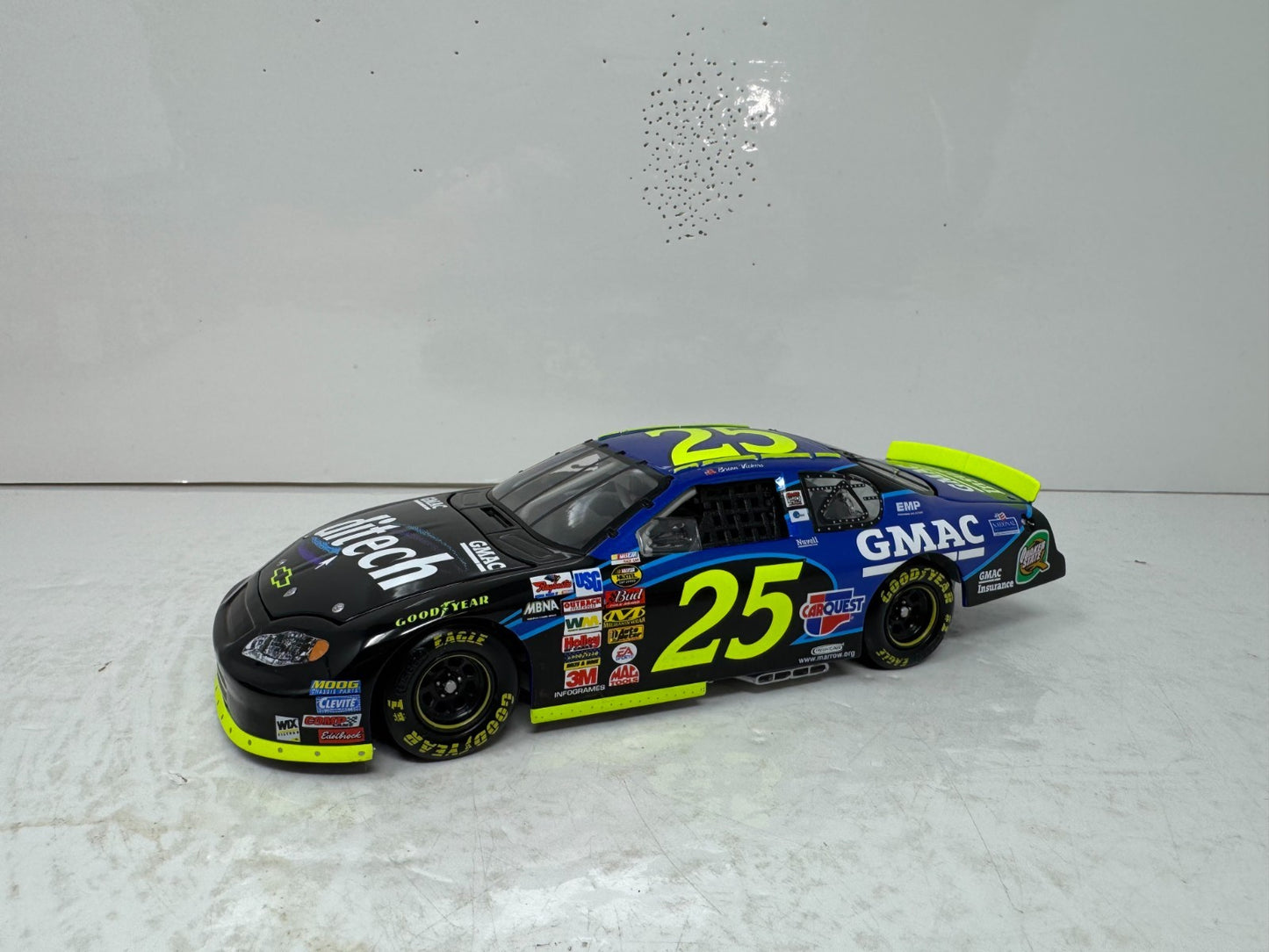 Action NASCAR #25 Brian Vickers GMAC 2004 Chevy Monte Carlo 1:24 Diecast