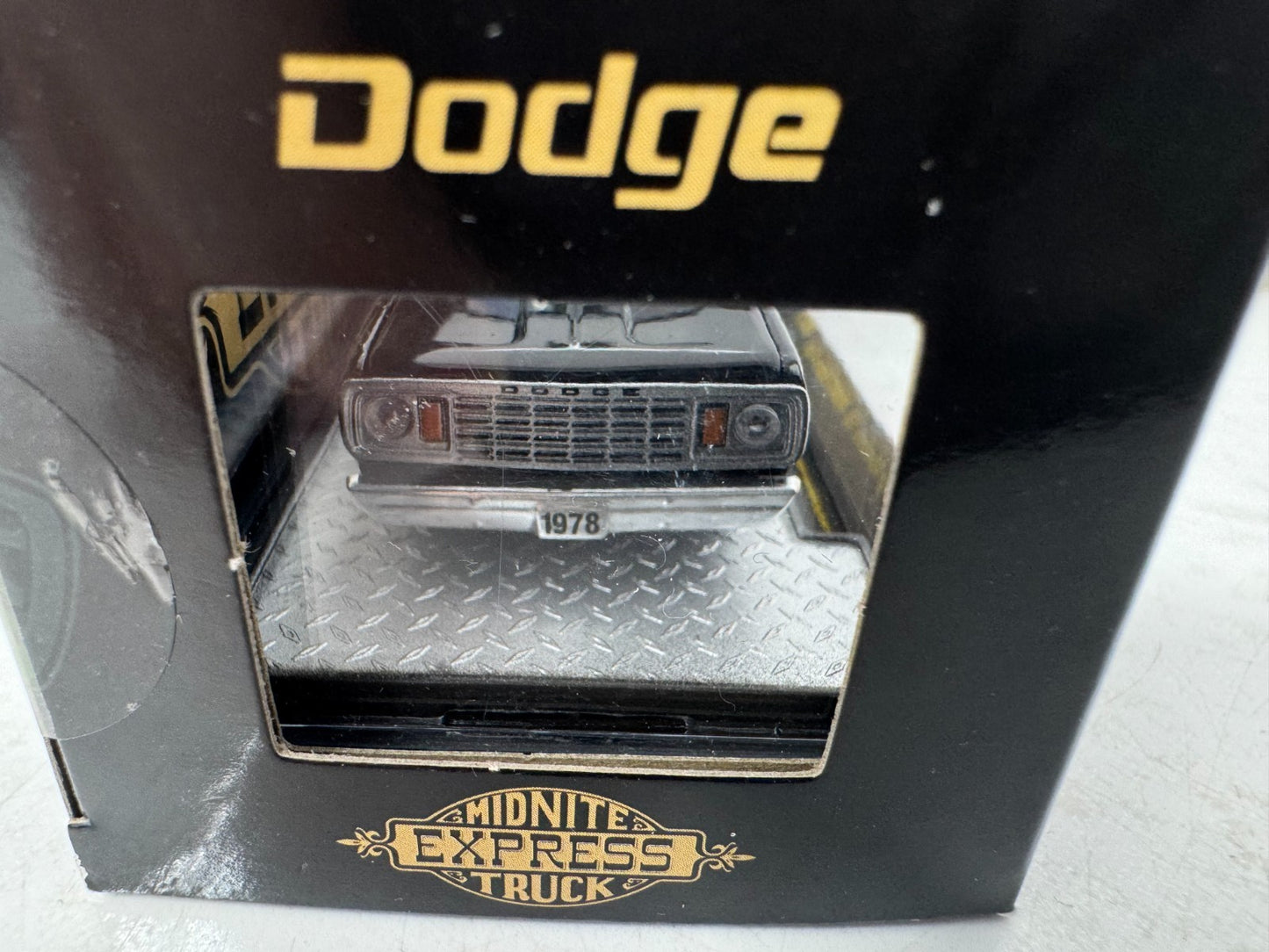 M2 Machines 1978 Dodge Adventurer 150 Midnite Express 1:64 Diecast