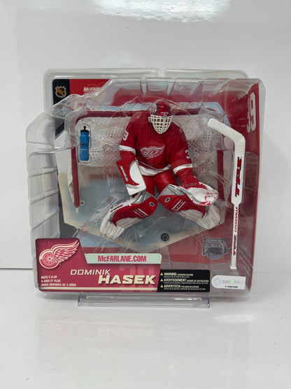 McFarlane NHL Dominik Hasek Detroit Red Wings Series 7 Figurine
