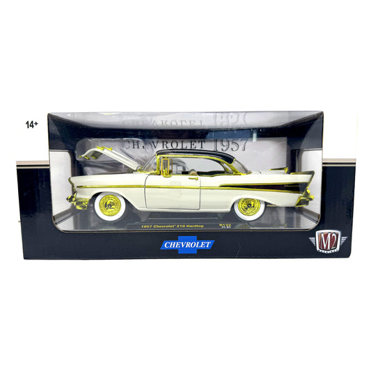 M2 Machines Chevrolet 1957 Chevrolet 210 Hardtop CHASE 1:24 Diecast