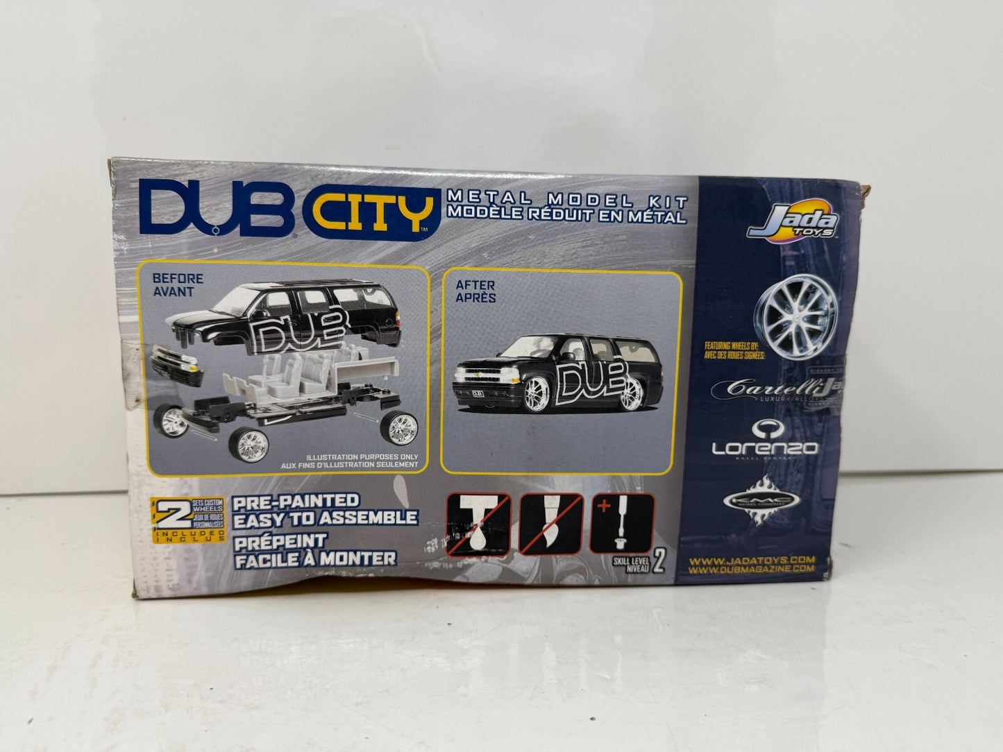 Jada Dub City 2000 Chevy Suburban Gray Metal Model Kit 1:24 Diecast