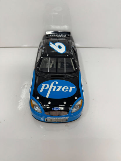 Team Caliber NASCAR Mark Martin #6 Pfizer 2003 Ford Taurus 1:24 Diecast