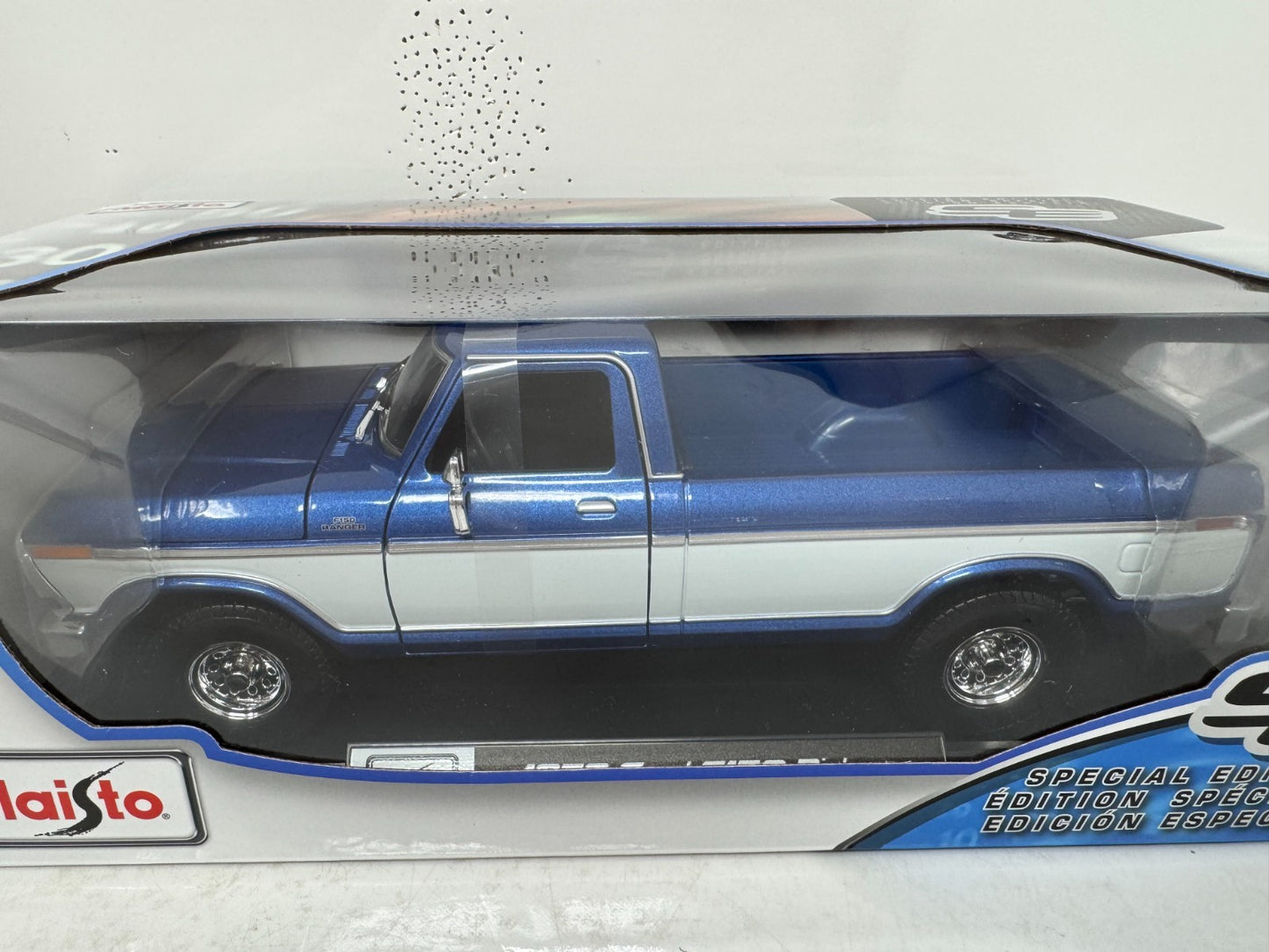 Maisto 1979 Ford F-150 Pickup Squarebody Special Edition 1:18 Diecast