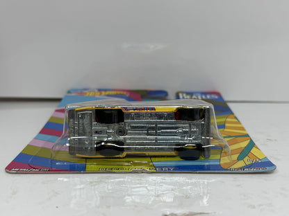 Hot Wheels Premium Beatles Yellow Submarine Deco Delivery 1:64 Diecast