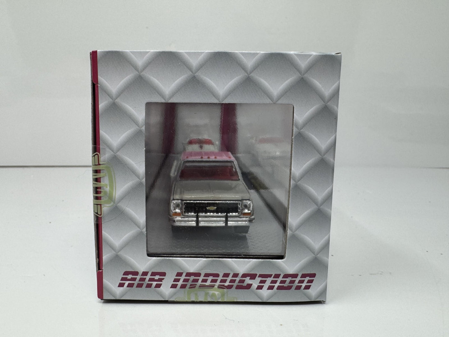M2 Machines Z28 Chevrolet Camaro Z28 & Ramp Truck 1:64 Diecast