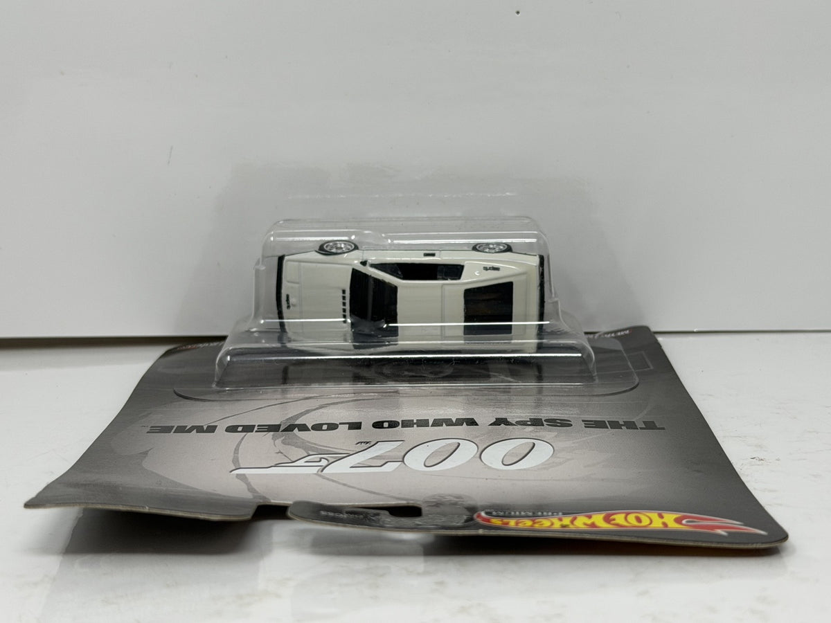 Hot Wheels Premium 007 James Bond Lotus Esprit S1 1:64 Real Riders