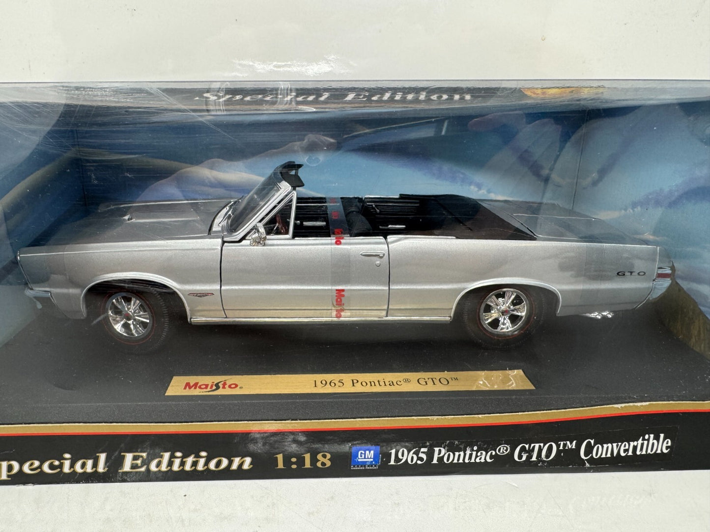 Maisto 1965 Pontiac GTO Convertible Special Edition 1:18 Diecast
