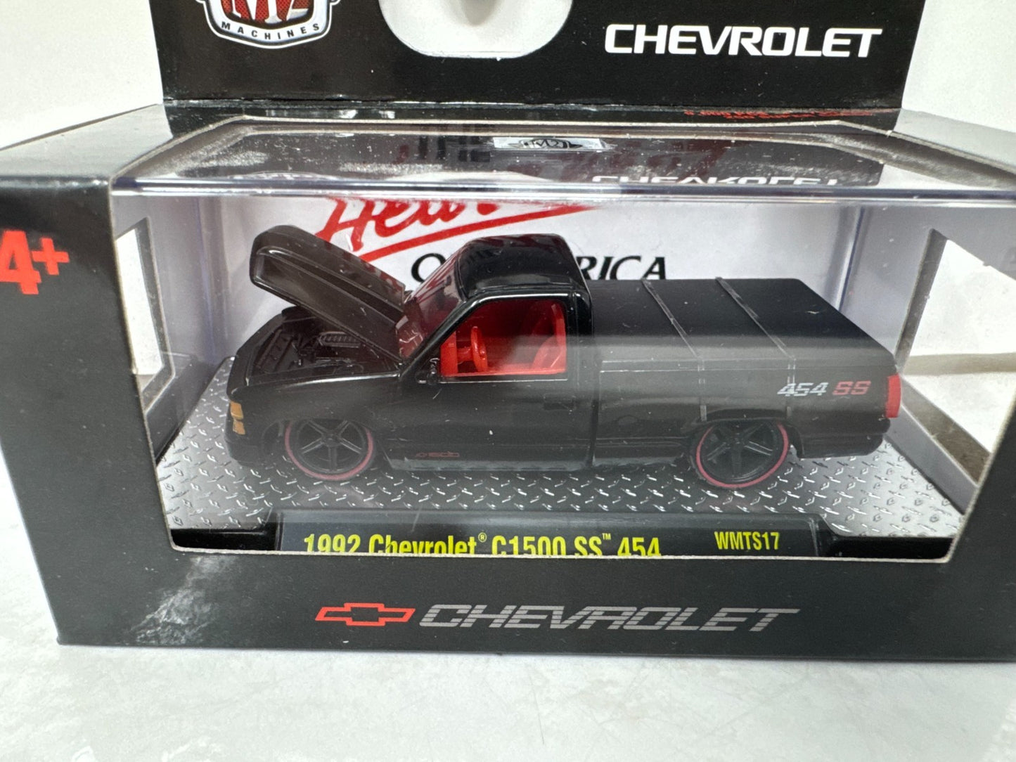 M2 Machines 1992 Chevrolet C1500 SS 454 Pickup 1:64 Diecast