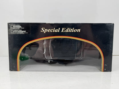 Maisto 1965 Pontiac GTO Hurst Edition Special Edition 1:18 Diecast