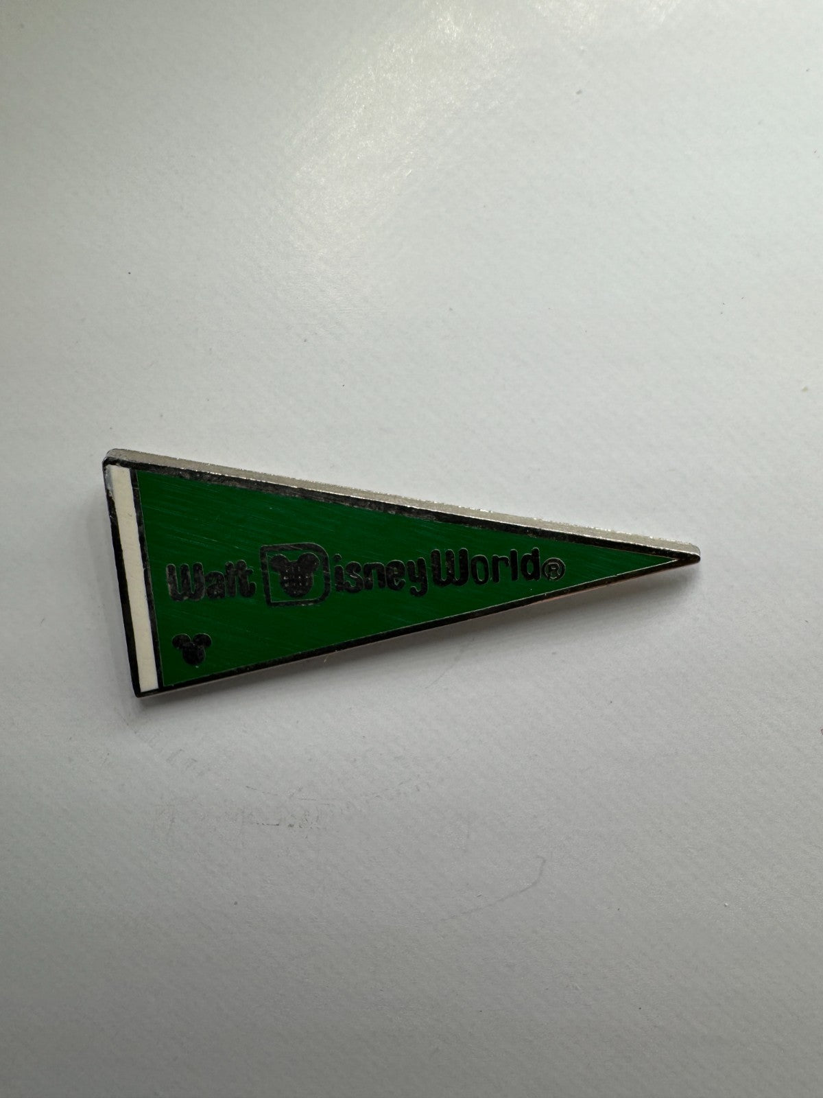 WDW Walt Disney Green World Pennant Hidden Mickey Trading Pin DC2S11
